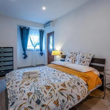 Apartment Borgo Antico Paruzzaro